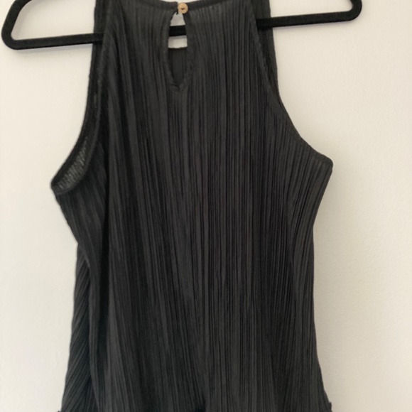 Black top - Picture 4 of 4